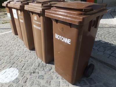 In Hemhofen, Röttenbach, im Regnitzgrund und im Erlanger Oberland werden die Rest- und Biomülltonnen vor Ostern einen Tag früher als gewohnt geleert.