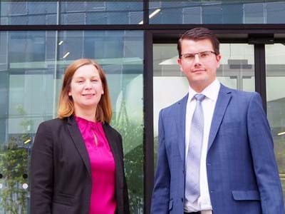 Julia Schröder und Markus Vogel.jpg Das neue Doppel für die Landkreisfinanzen: Markus Vogel (r.) und Julia Schröder (l.) stellen sich der Herausforderung.