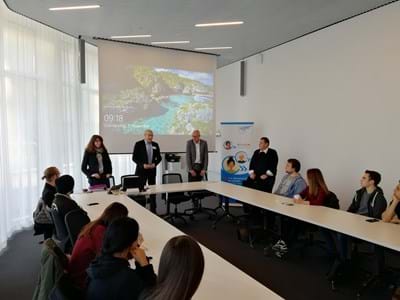 BDS Azubiakademie.jpg Im Landratsamt Erlangen-Höchstadt fiel der Startschuss für die neue Staffel der BDS Azubiakademie. Foto: Andrea Rübenach/ BDS Azubiakademie
